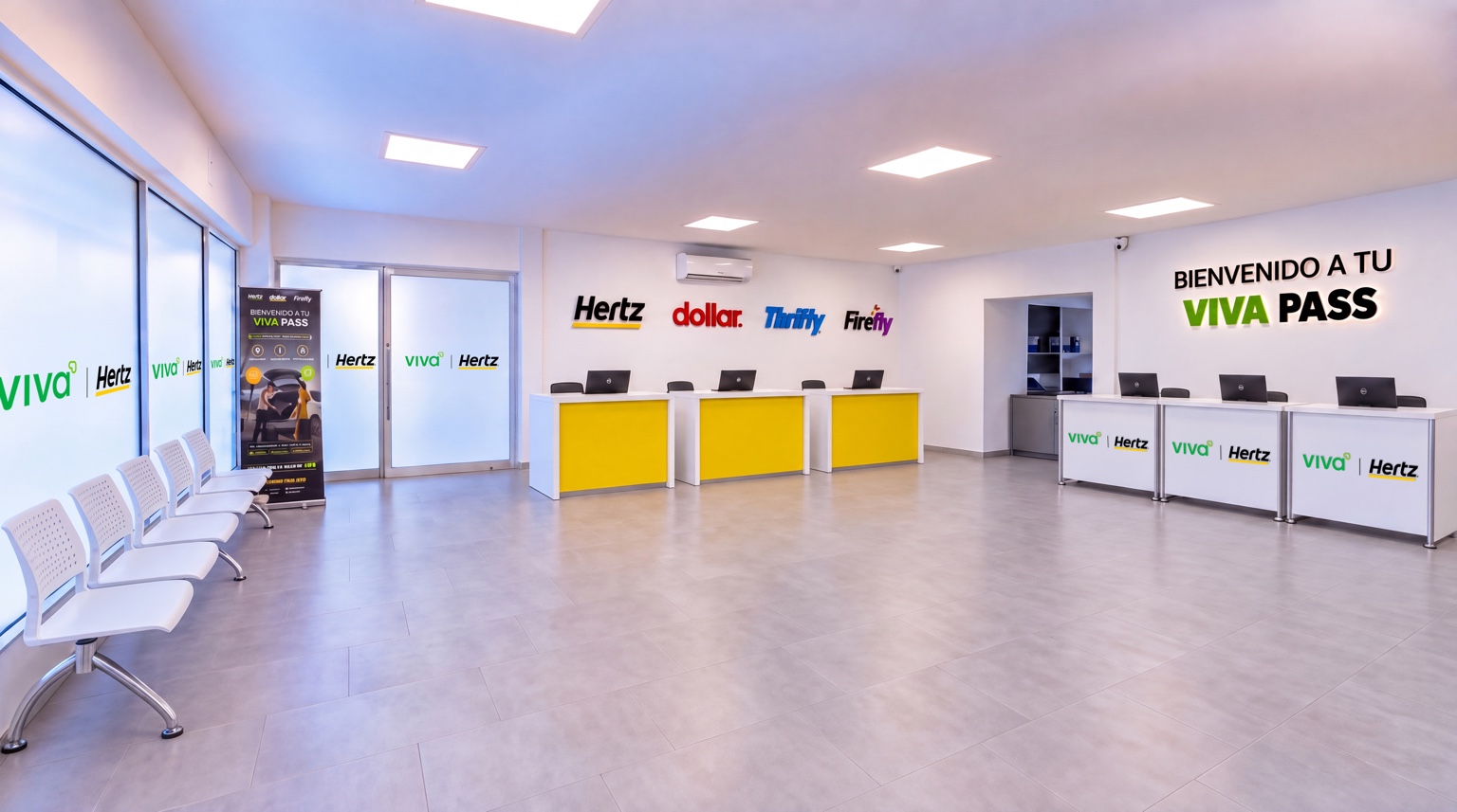 Diseño Retail: área de atención Hertz y Viva Pass
